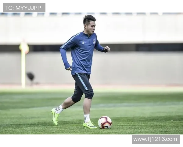 足球队帅哥杨帆的成长历程与追梦之路的励志故事